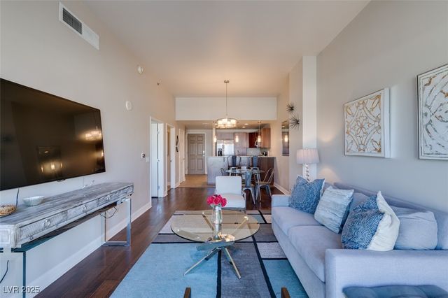 150 Las Vegas Boulevard 1618, Las Vegas, NV 89101