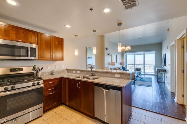 150 Las Vegas Boulevard 1618, Las Vegas, NV 89101