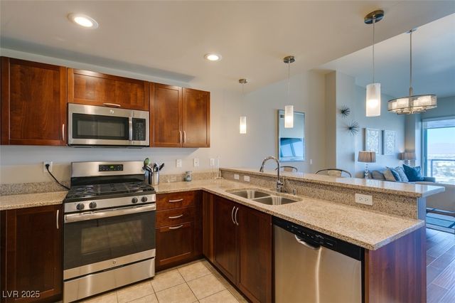 150 Las Vegas Boulevard 1618, Las Vegas, NV 89101