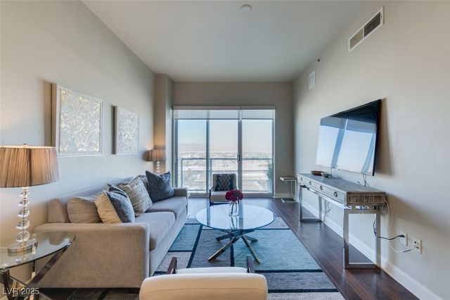 150 Las Vegas Boulevard 1618, Las Vegas, NV 89101