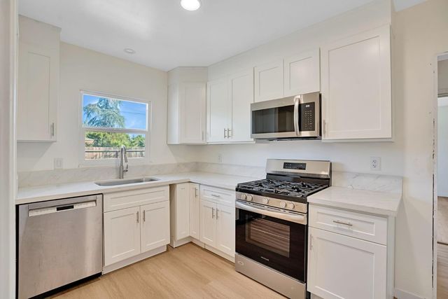 4313 N Thorne Avenue, Fresno, CA 93704