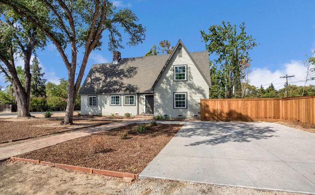 4313 N Thorne Avenue, Fresno, CA 93704