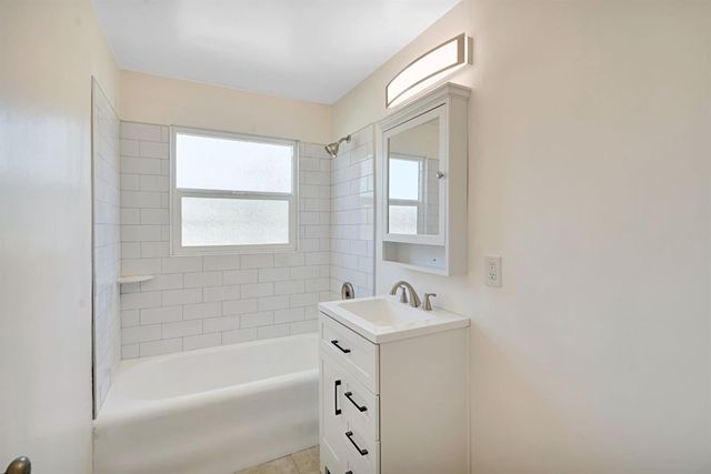 4313 N Thorne Avenue, Fresno, CA 93704