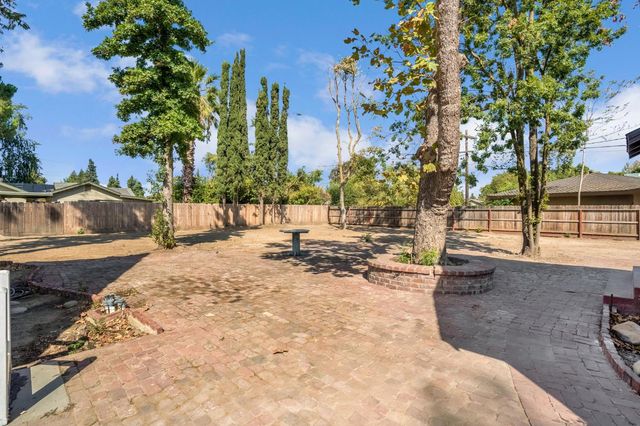 4313 N Thorne Avenue, Fresno, CA 93704
