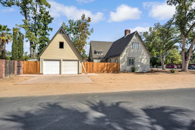 4313 N Thorne Avenue, Fresno, CA 93704