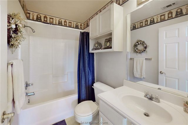 3209 Broadmoor Drive, Bryan, TX 77802