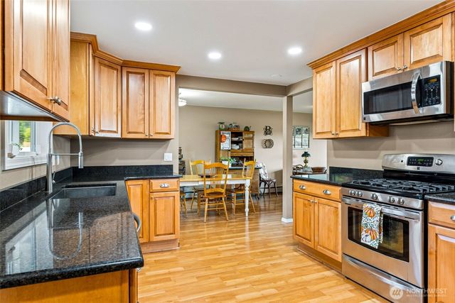 1405 Rolling Hills Terrace NW, Olympia, WA 98502