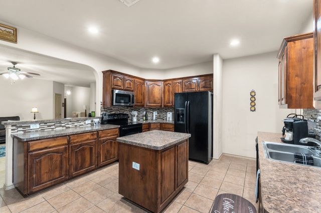 8505 Field Creek Court, Fort Worth, TX 76134