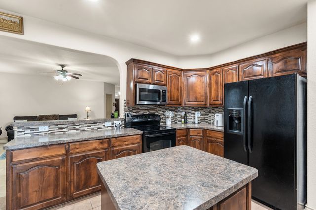 8505 Field Creek Court, Fort Worth, TX 76134