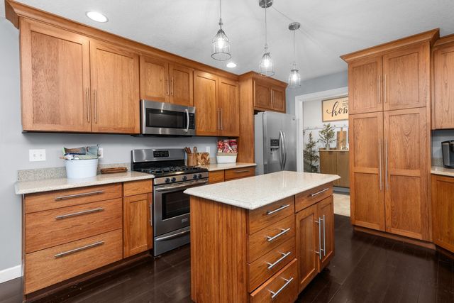 2062 30th Street, Rock Island, IL 61201