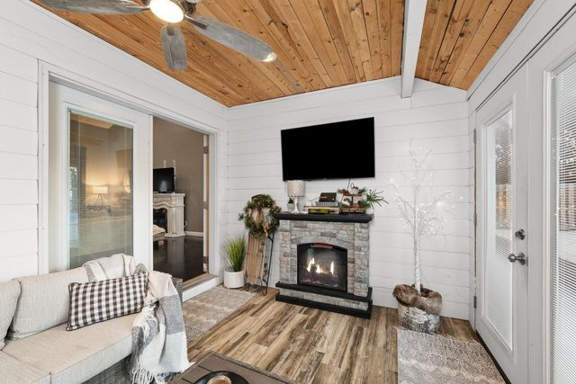 2062 30th Street, Rock Island, IL 61201