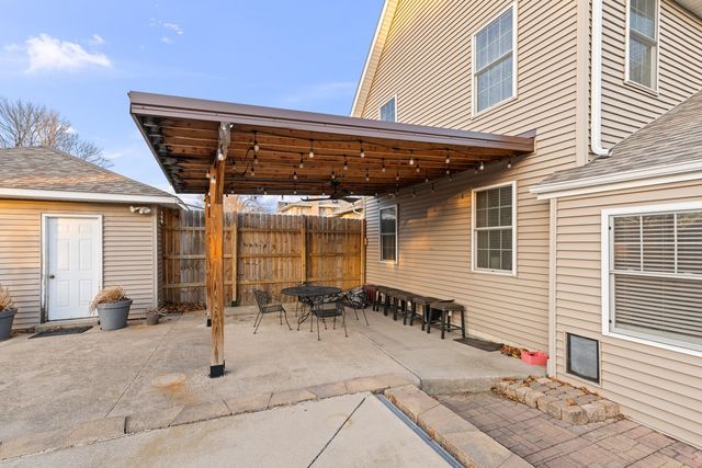 2062 30th Street, Rock Island, IL 61201