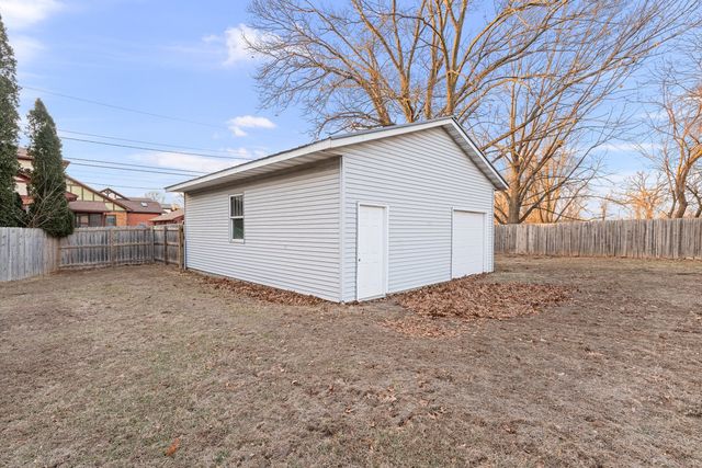 2062 30th Street, Rock Island, IL 61201