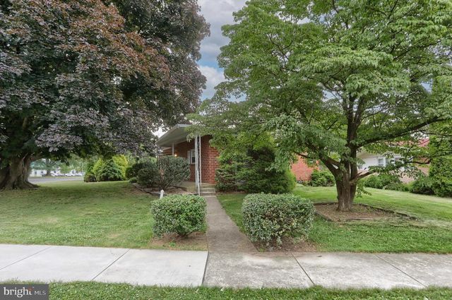 490 BEECHWOOD AVE, Lebanon, PA 17042