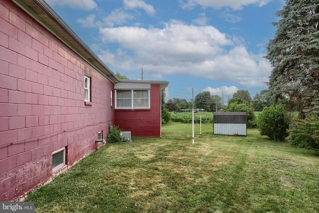 490 BEECHWOOD AVE, Lebanon, PA 17042