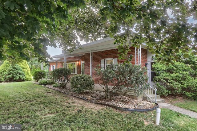 490 BEECHWOOD AVE, Lebanon, PA 17042