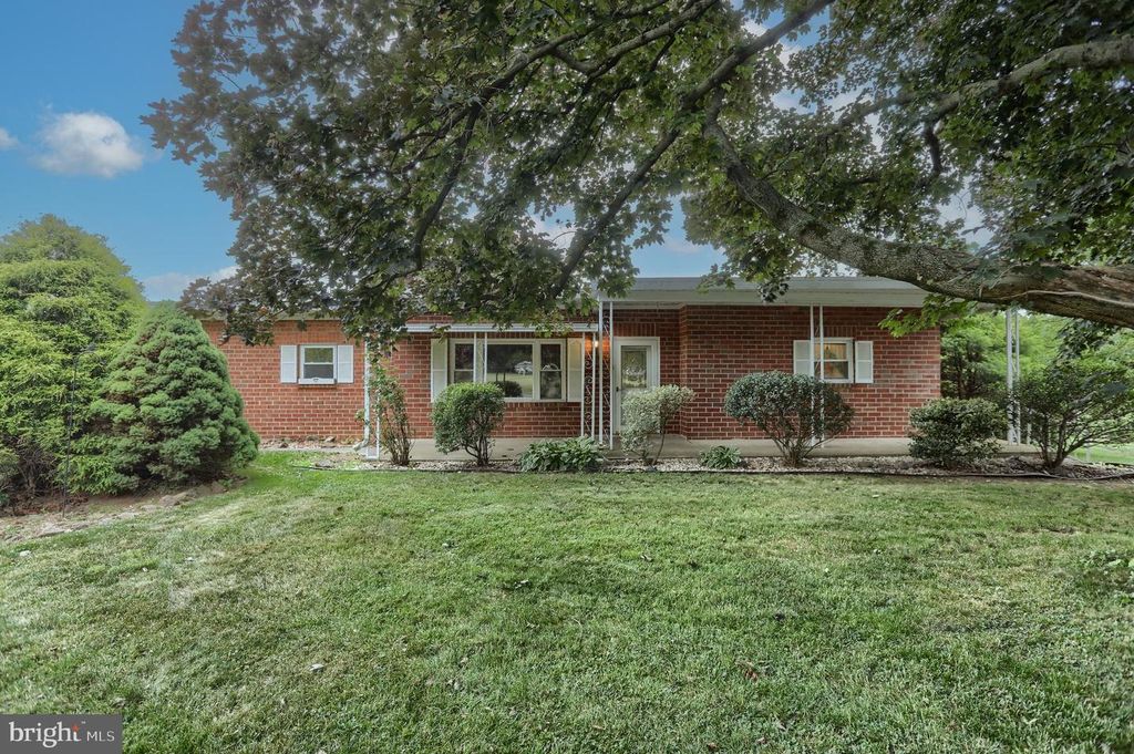 490 BEECHWOOD AVE, Lebanon, PA 17042