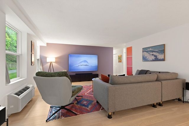 1 Loring Ave 212, Swampscott, MA 01907