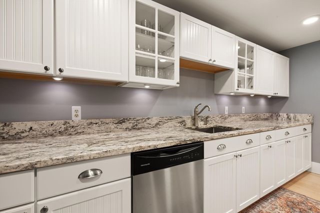 1 Loring Ave 212, Swampscott, MA 01907