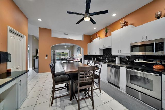 2037 LYNX RUN, North Port, FL 34288