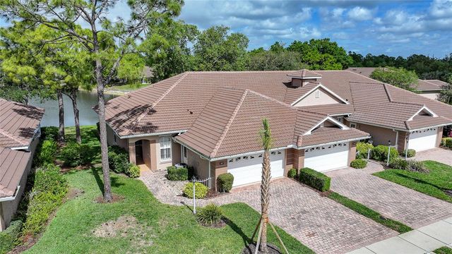 2037 LYNX RUN, North Port, FL 34288