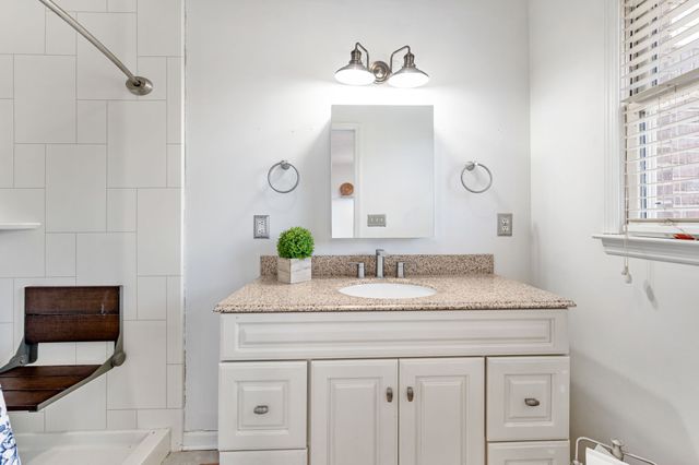 105 Ashton Cir, Fayetteville, TN 37334