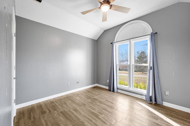 105 Ashton Cir, Fayetteville, TN 37334