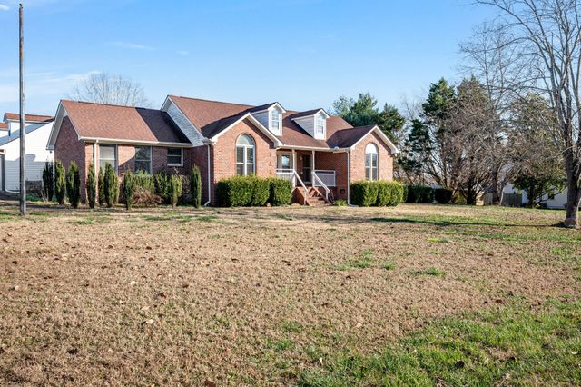 105 Ashton Cir, Fayetteville, TN 37334