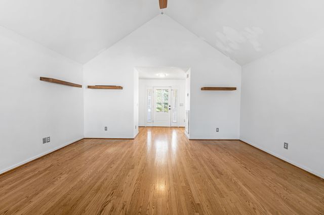 105 Ashton Cir, Fayetteville, TN 37334