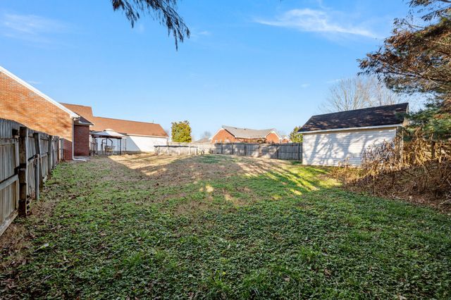 105 Ashton Cir, Fayetteville, TN 37334