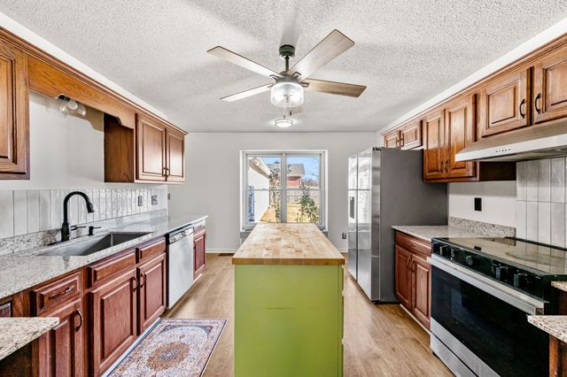 105 Ashton Cir, Fayetteville, TN 37334