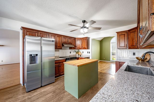 105 Ashton Cir, Fayetteville, TN 37334