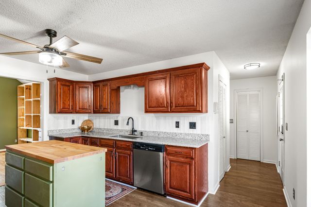 105 Ashton Cir, Fayetteville, TN 37334