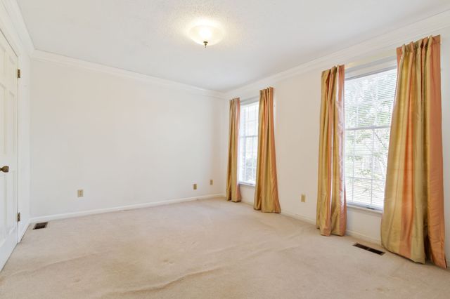 846 R Wilkerson Dr, Centerville, TN 37033