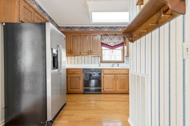 846 R Wilkerson Dr, Centerville, TN 37033