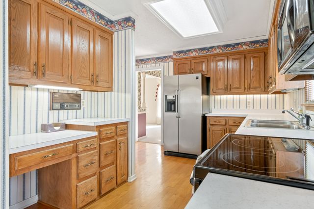 846 R Wilkerson Dr, Centerville, TN 37033