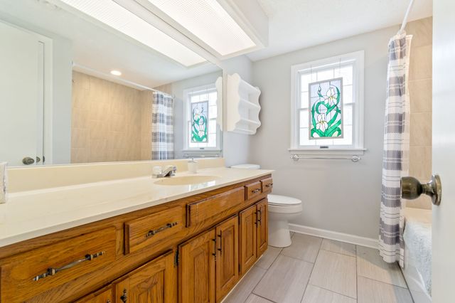 846 R Wilkerson Dr, Centerville, TN 37033