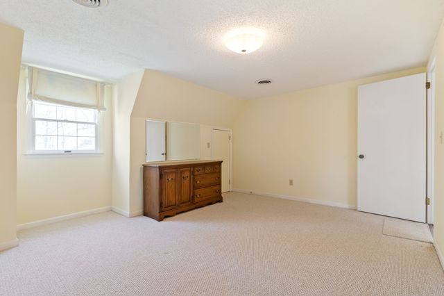 846 R Wilkerson Dr, Centerville, TN 37033