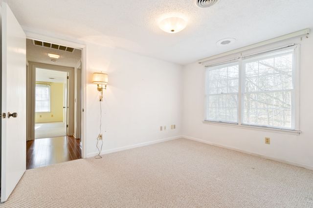 846 R Wilkerson Dr, Centerville, TN 37033
