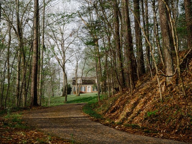 846 R Wilkerson Dr, Centerville, TN 37033