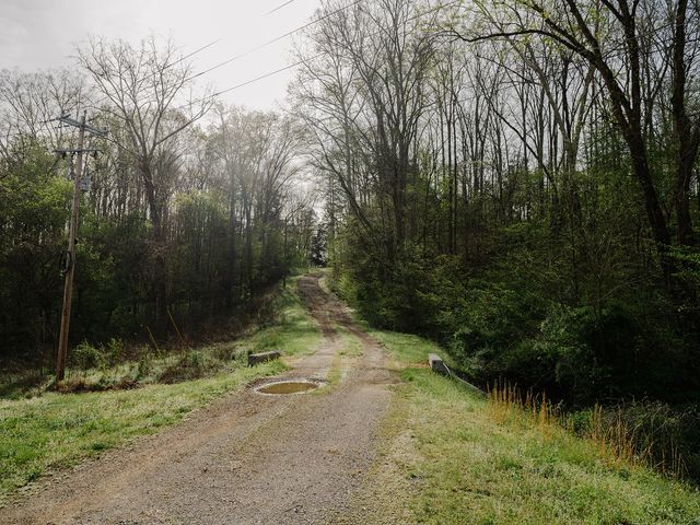 846 R Wilkerson Dr, Centerville, TN 37033