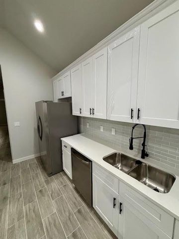 16938 W Lynbrook, Montgomery, TX 77316