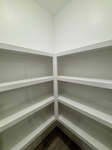 16938 W Lynbrook, Montgomery, TX 77316