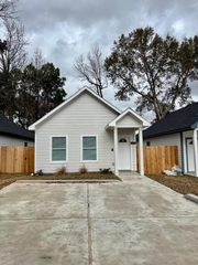 16938 W Lynbrook, Montgomery, TX 77316