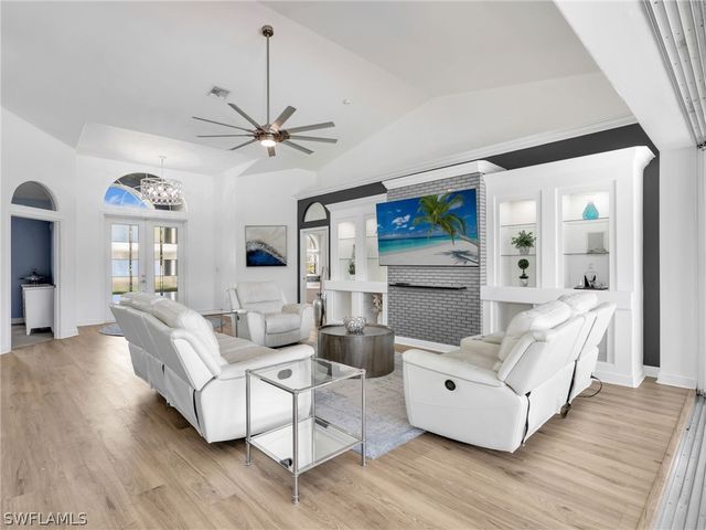 13621 China Berry WAY, Fort Myers, FL 33908