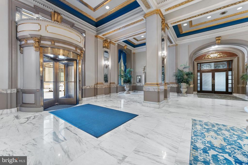 Image 3 of property listing at 1 E CHASE ST #305, Baltimore, MD 21202