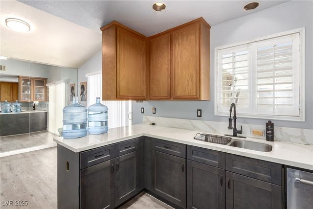 5424 Geneive Lane 105, Las Vegas, NV 89108