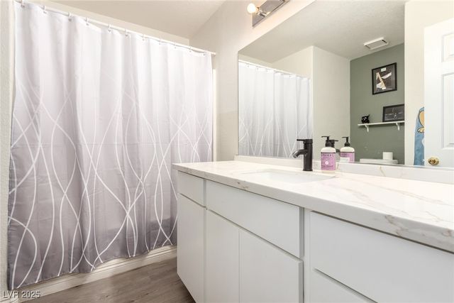 5424 Geneive Lane 105, Las Vegas, NV 89108