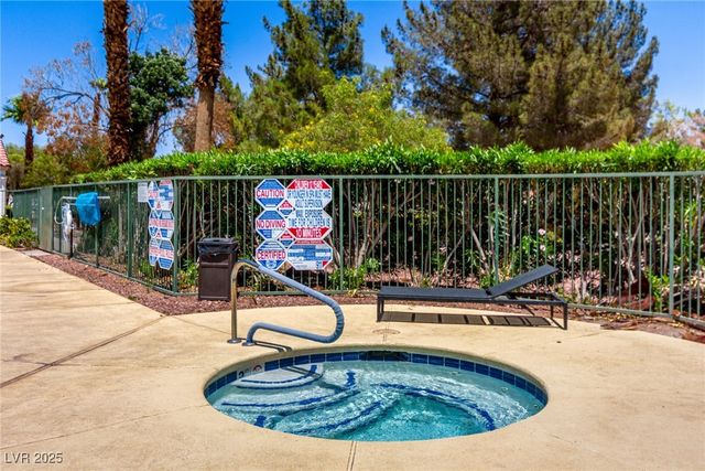 5424 Geneive Lane 105, Las Vegas, NV 89108