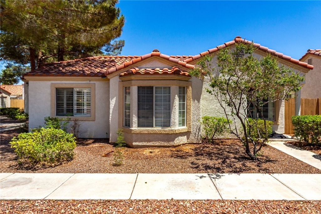 5424 Geneive Lane 105, Las Vegas, NV 89108